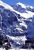 Down, that soft underplumage that keeps birds from freezing, is about three times warmer per ounce than synthetic fill. This Helios from Feathered…