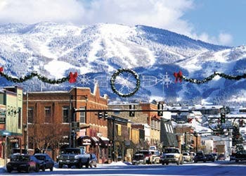 Top- Men's A normal cotton t-shirt won't suffice for a long day of hard riding. You need something with easy-to-reach pockets and enough vents to keep you…