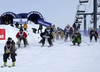 Top- Women's Oakley Trail Bike Jersey - Short Sleeve UV protection blocks harmful rays, and mesh ventilation helps cool you when things heat up. Perspiration?…