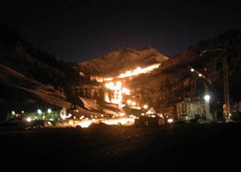     Jessica Kunzer and Caroline Gleich show their smiles on the sidelines of the water ramps. Sunscreen, hula hoops, and glitter were a necessity…