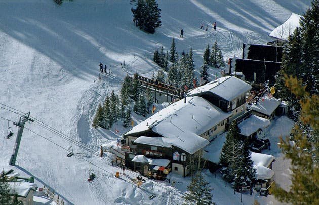 Nestled at the base of the mountain and located in the hotel of the same name, the Saint Bernard is a favorite of locals and visitors alike. The…