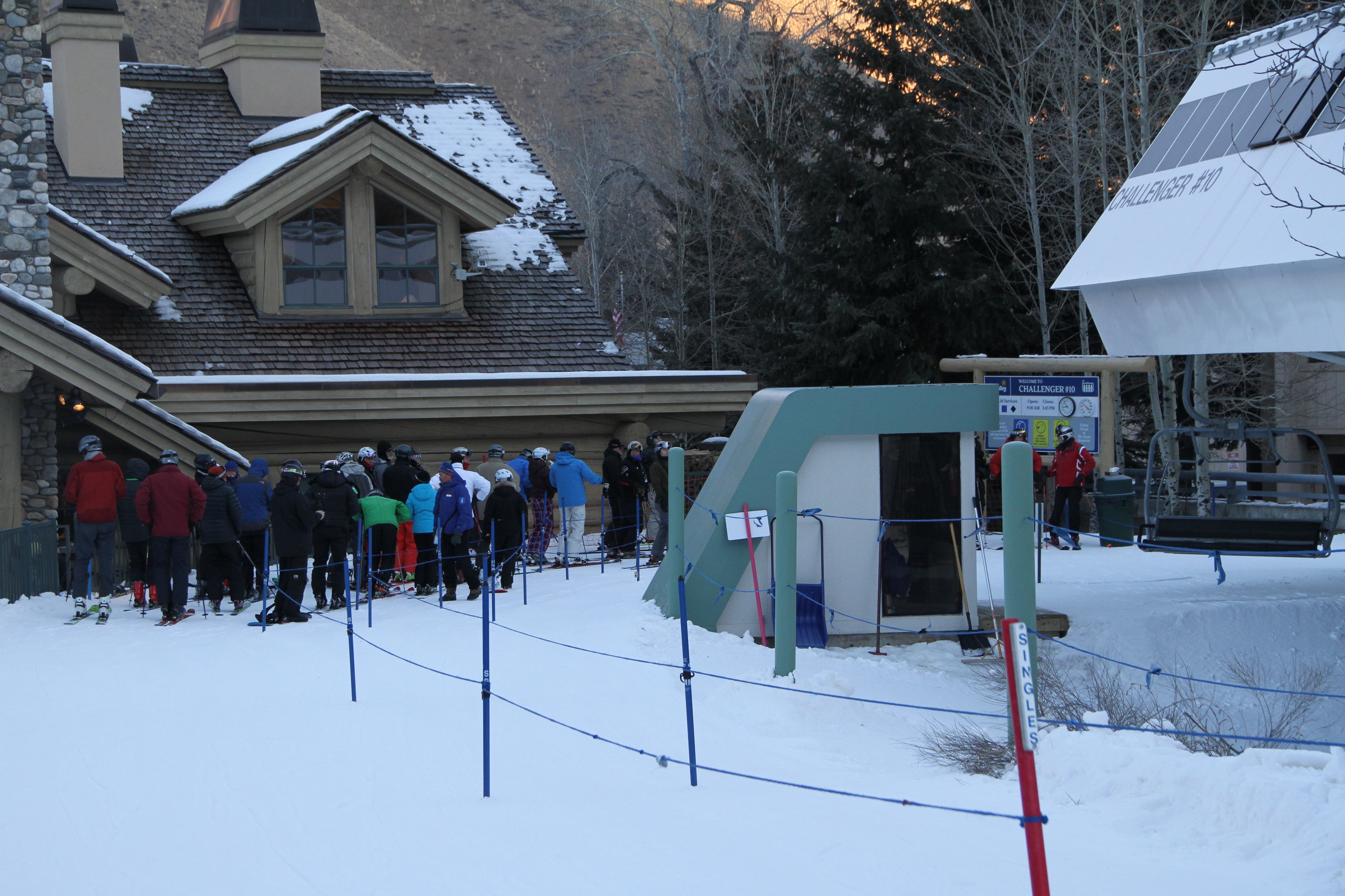 First Tracks About the only line you’ll ever see at Sun Valley is for first chair—regardless of the previous night’s snowfall. The agro Sun Valley crowd battles…