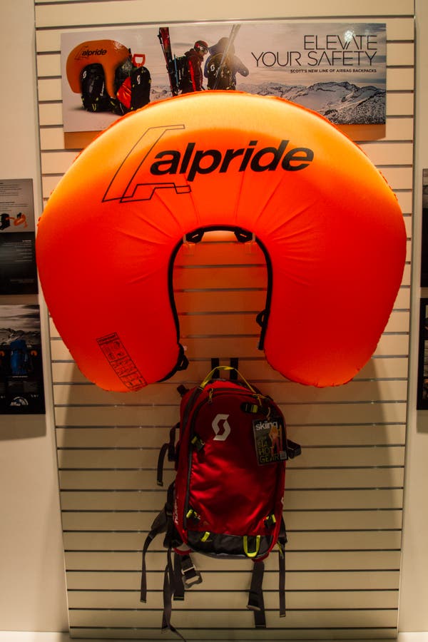 Scott Air MTN AP Pack At 4.6 pounds, it's among the lightest airbag packs on the market. And, with the inflation system located ergonomically at the bottom, it's the most…