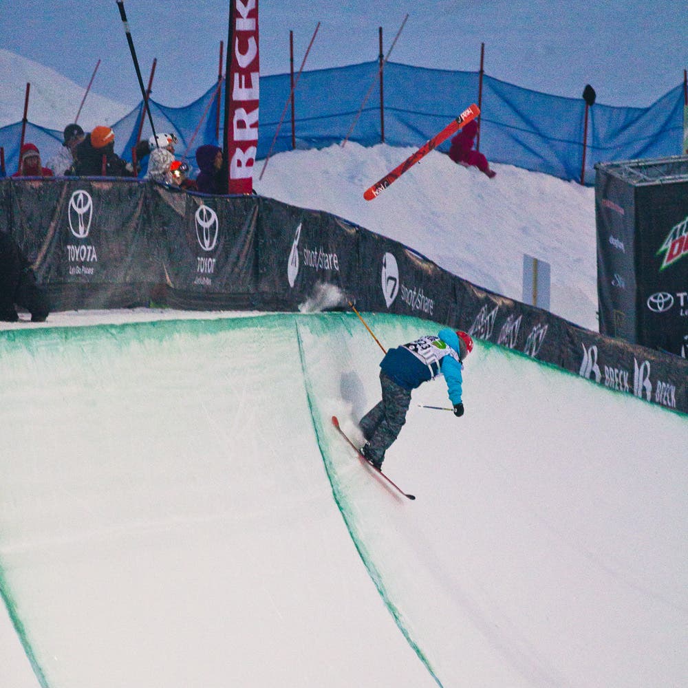 Mad Skills Alex Ferreira lost his ski mid-air on the final hit of his first run, but miraculously skied away.