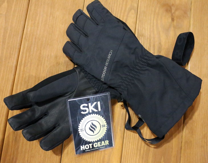 SIA Hot Gear 2017 | SKI