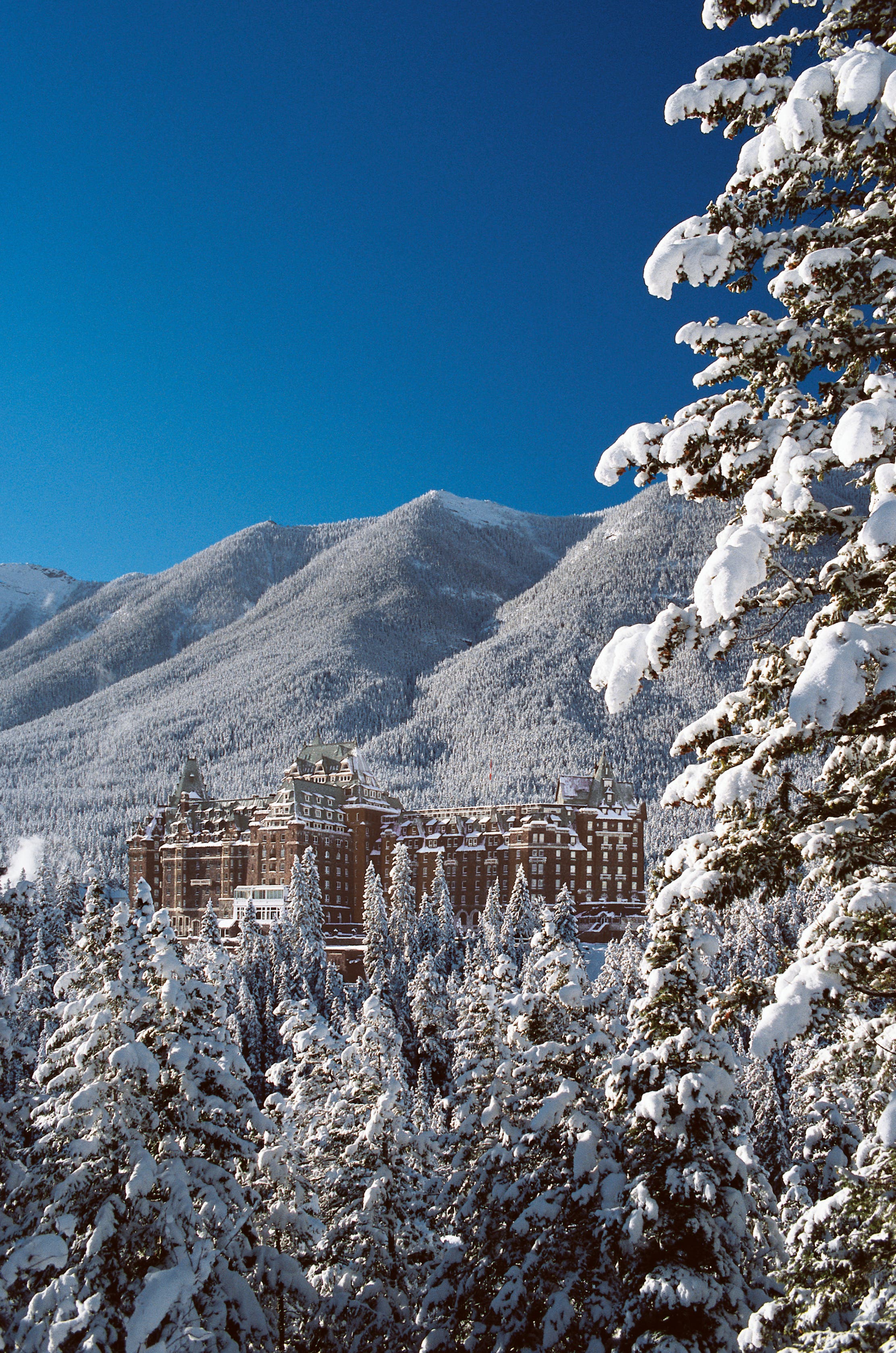 Destination_Signature_Banff_Springs_Hotel_Winter_Fairmont_16_Vertical None