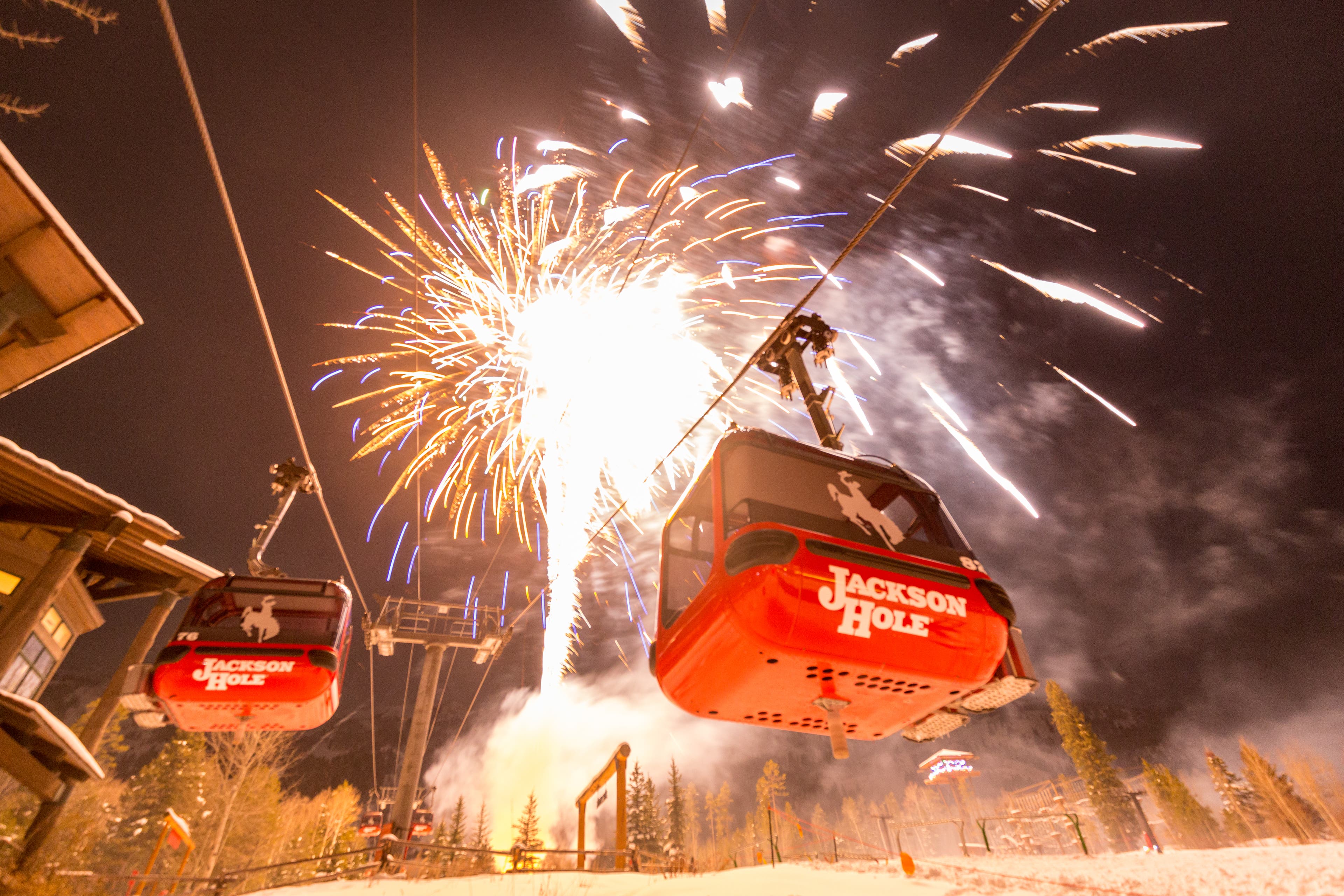 (Jackson)coJacksonHoleMountainResort20151219_ES_fireworks (83 of 85) None
