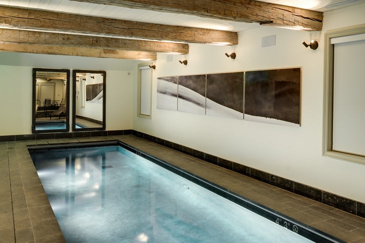 Experience Scarp Ridge Lodge | SKI