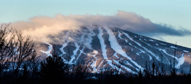 SKI1017_RGE_STRATTON_CourtesyHubertSchriebl resort guide 2018 stratton overall