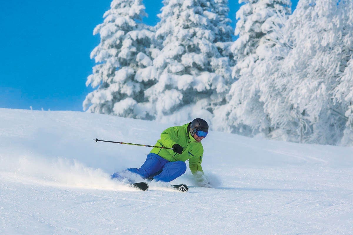 SKI1017_RGE_Tremblant_Courtesy_web resort guide 2018 tremblant overall