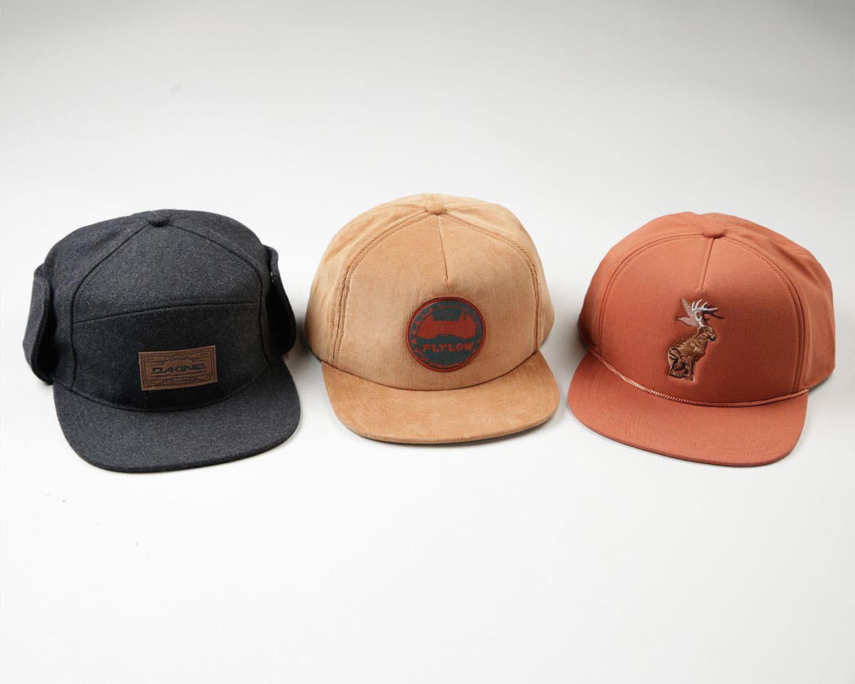 SKI017_STY_IntoTheWoods_DakineFlylowCoal-byHayleyPosner None