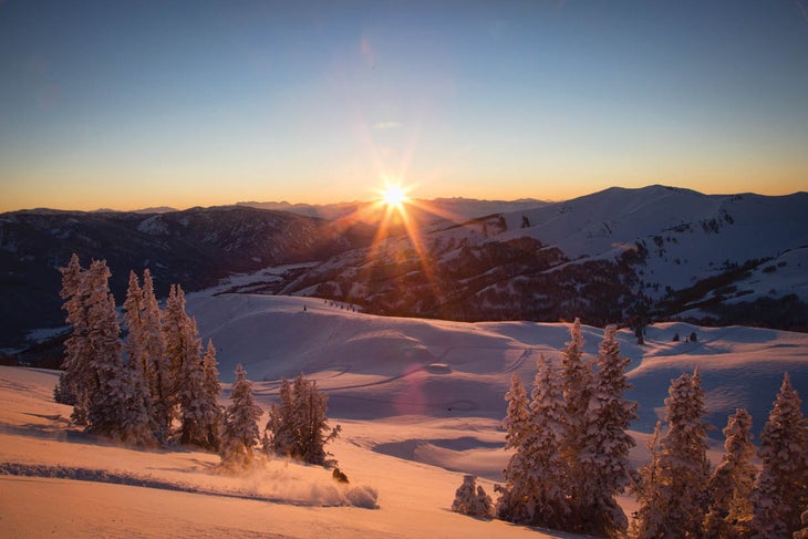 SKI1217_UTL1_creditRebekahStevens Park City Powder Guides Sunrise