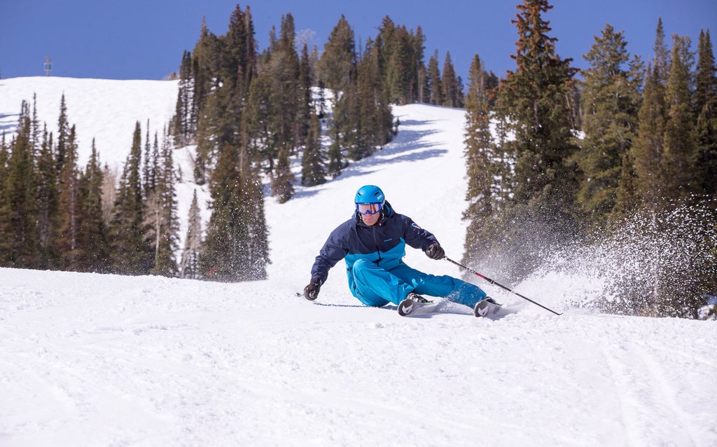 10 Skiing Tips from the Proffessional Ski Instructors of America