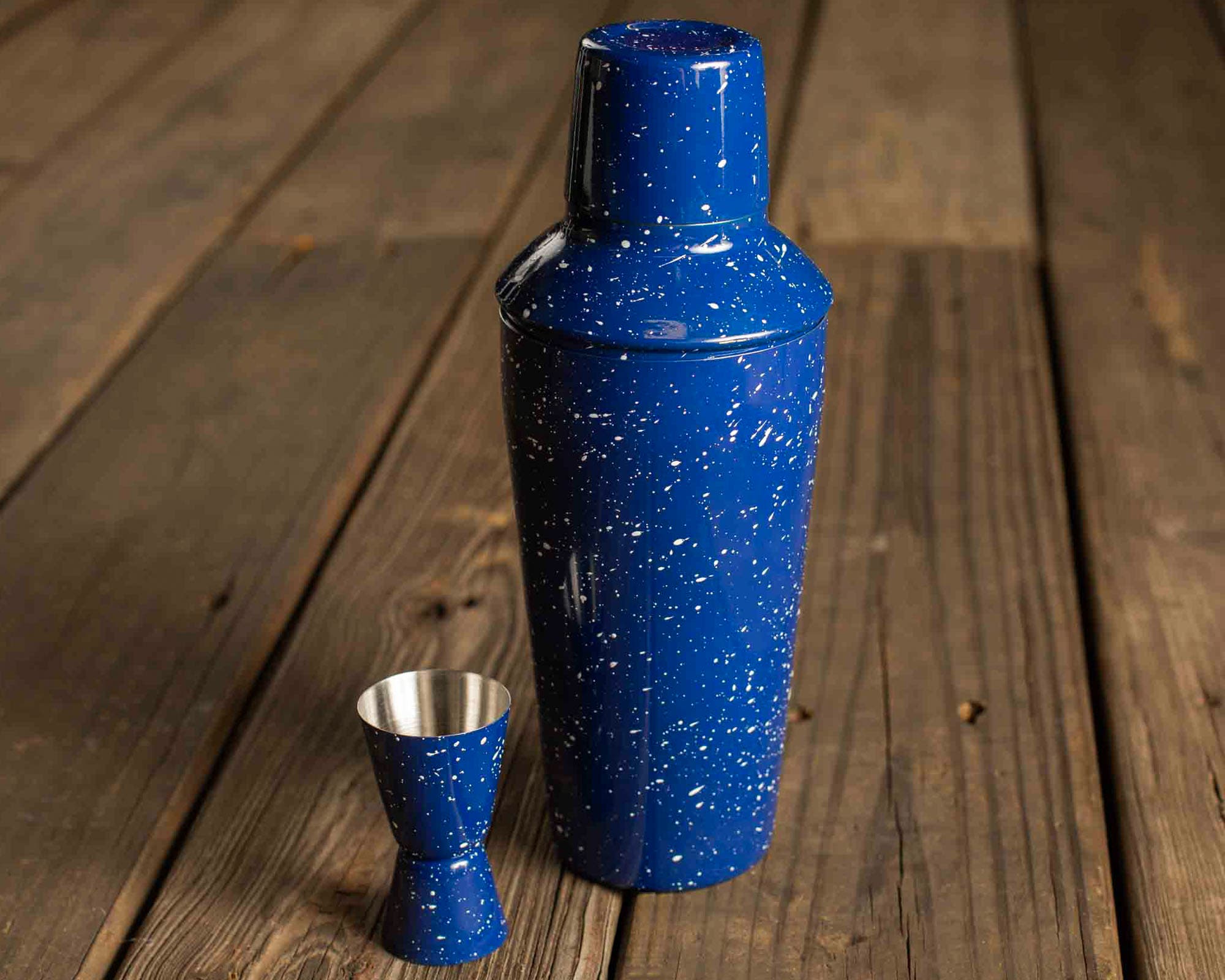 02-SKI1018-Style-FosterRye Foster & Rye Enamel Cocktail Shaker