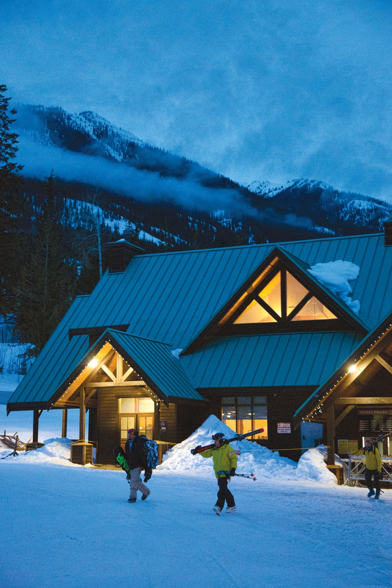 Setting out from the base lodge at dawn.