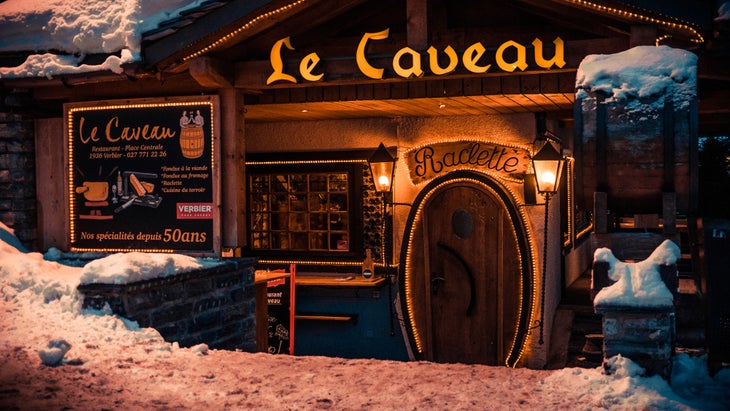 Le-Caveau-verbier Le Caveau Raclette Restaurant