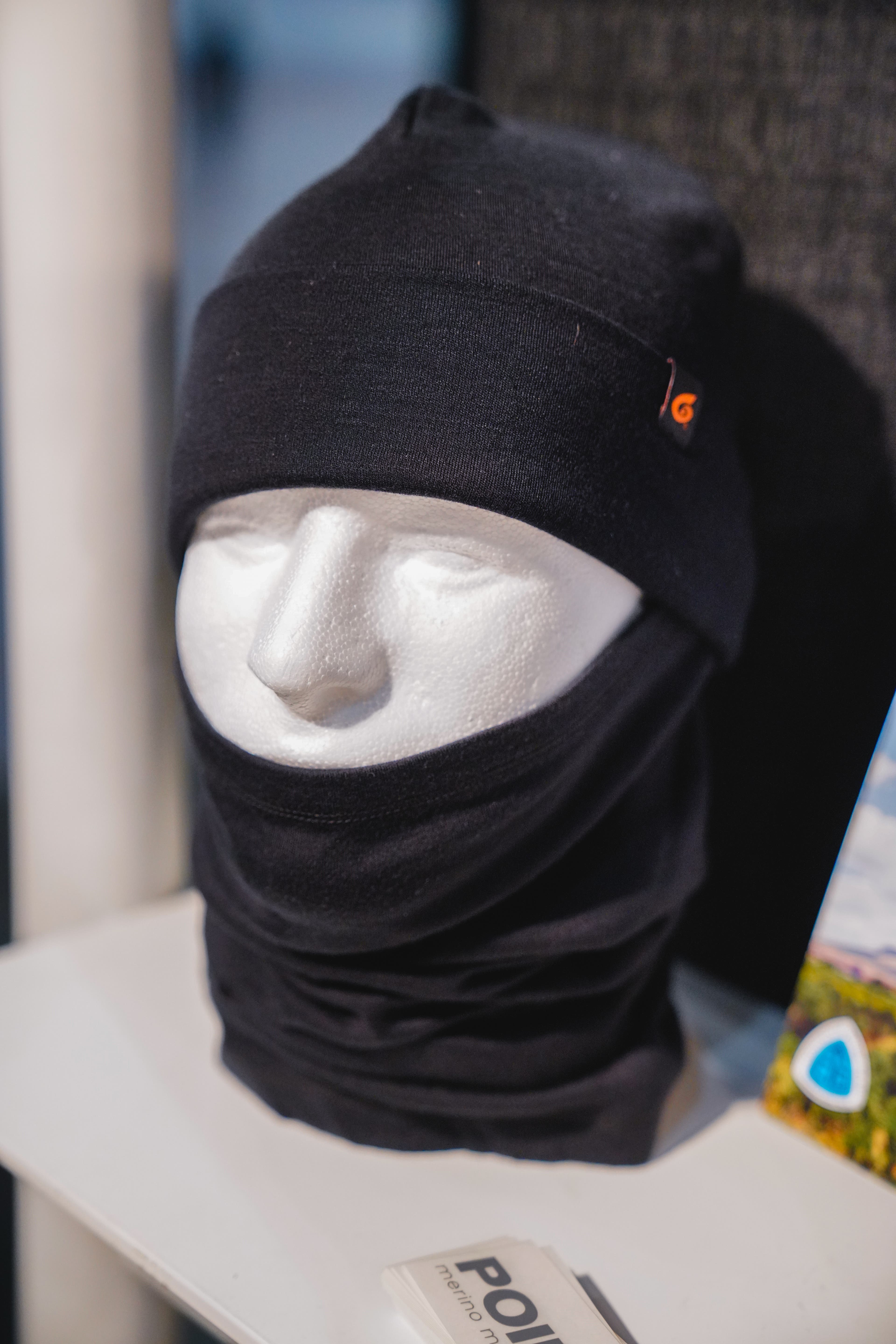 _MCN6586 Point6 Beanie and Neck Gaiter