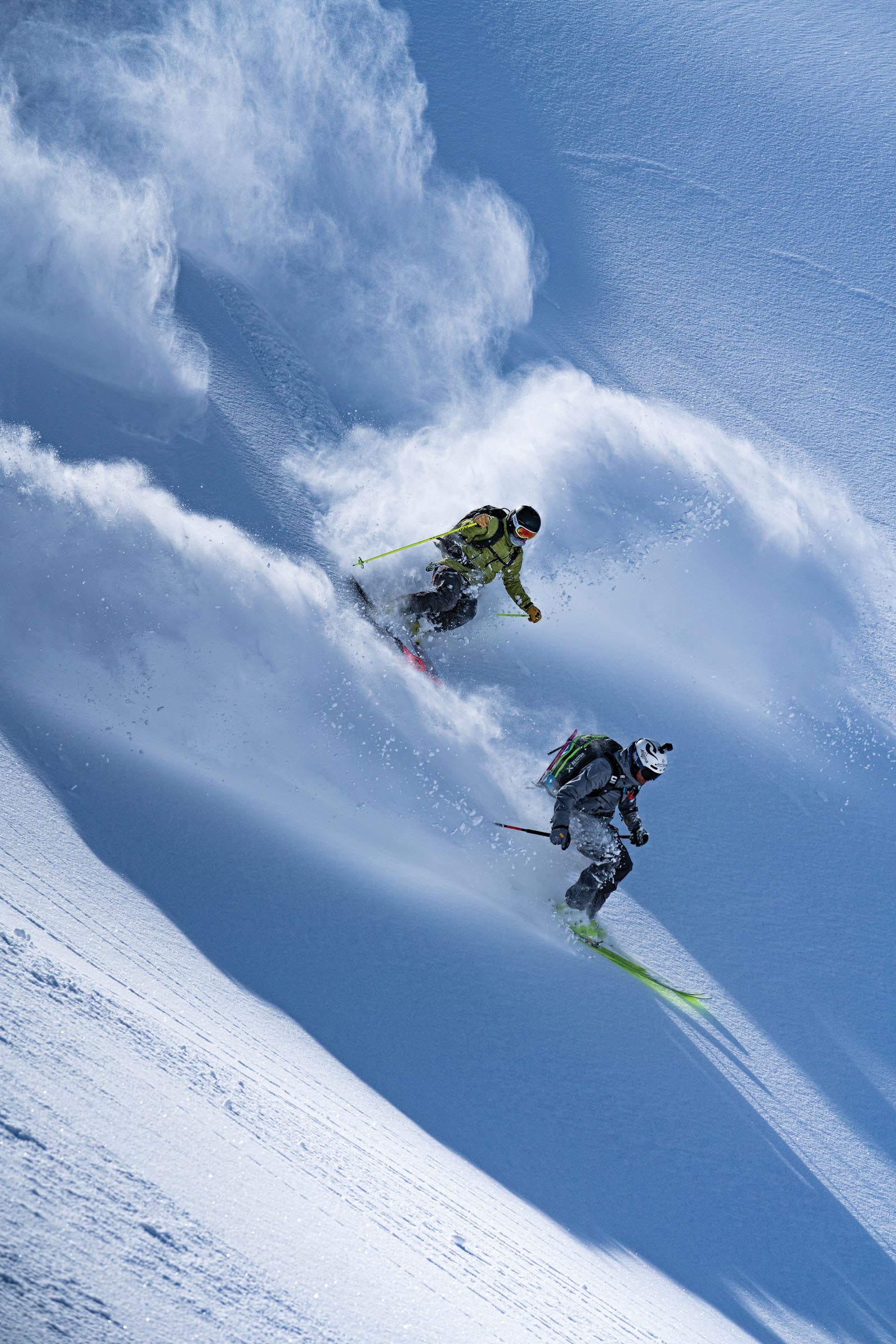 SNW70-20190319_WM_HH_Chamonix_CamMcLeod_1141 Caston and Aurélian Ducroz leave rooster tails in their wake.