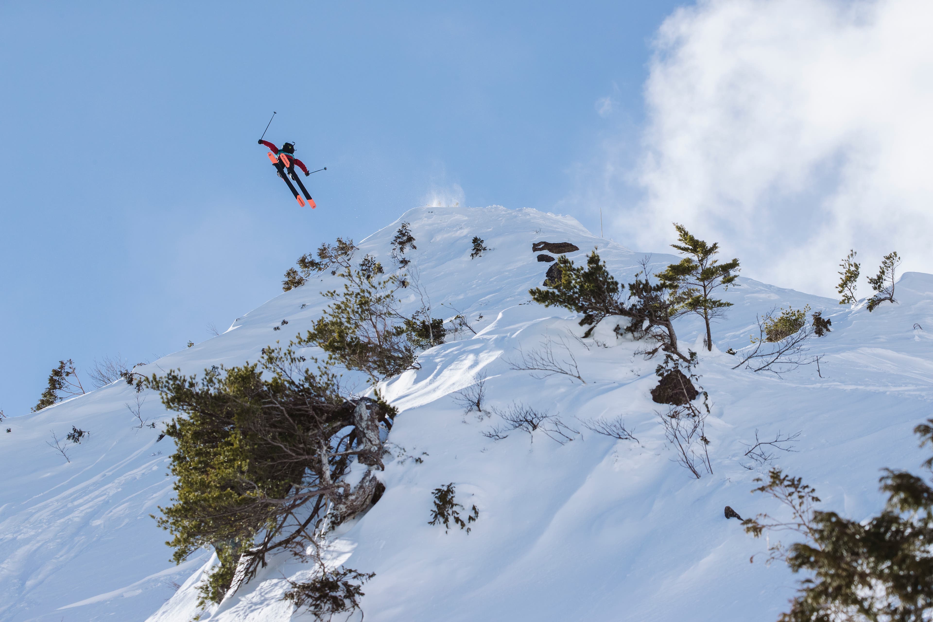Tom Peiffer spins a 360 in Hakuba Japan