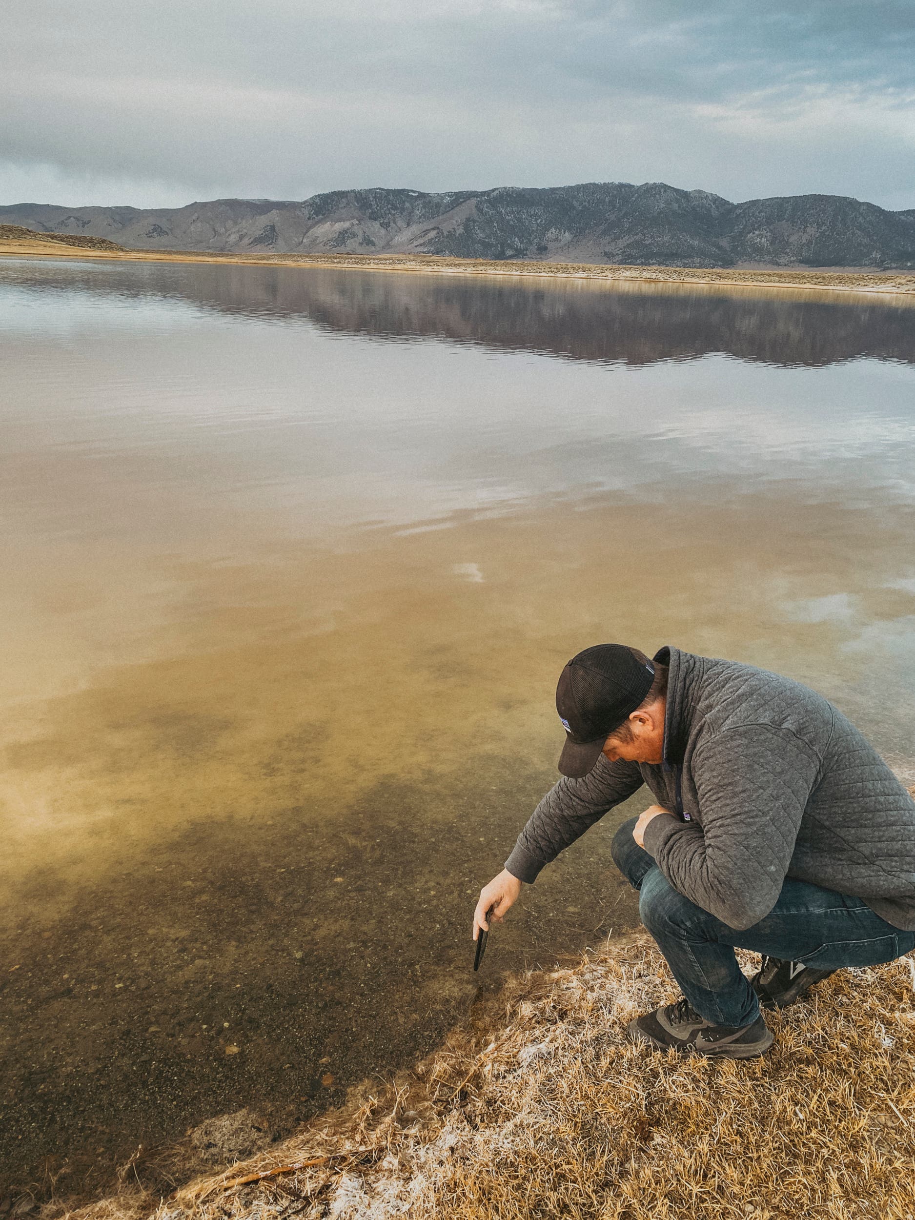 Peter Morning demonstrating a closeup shot