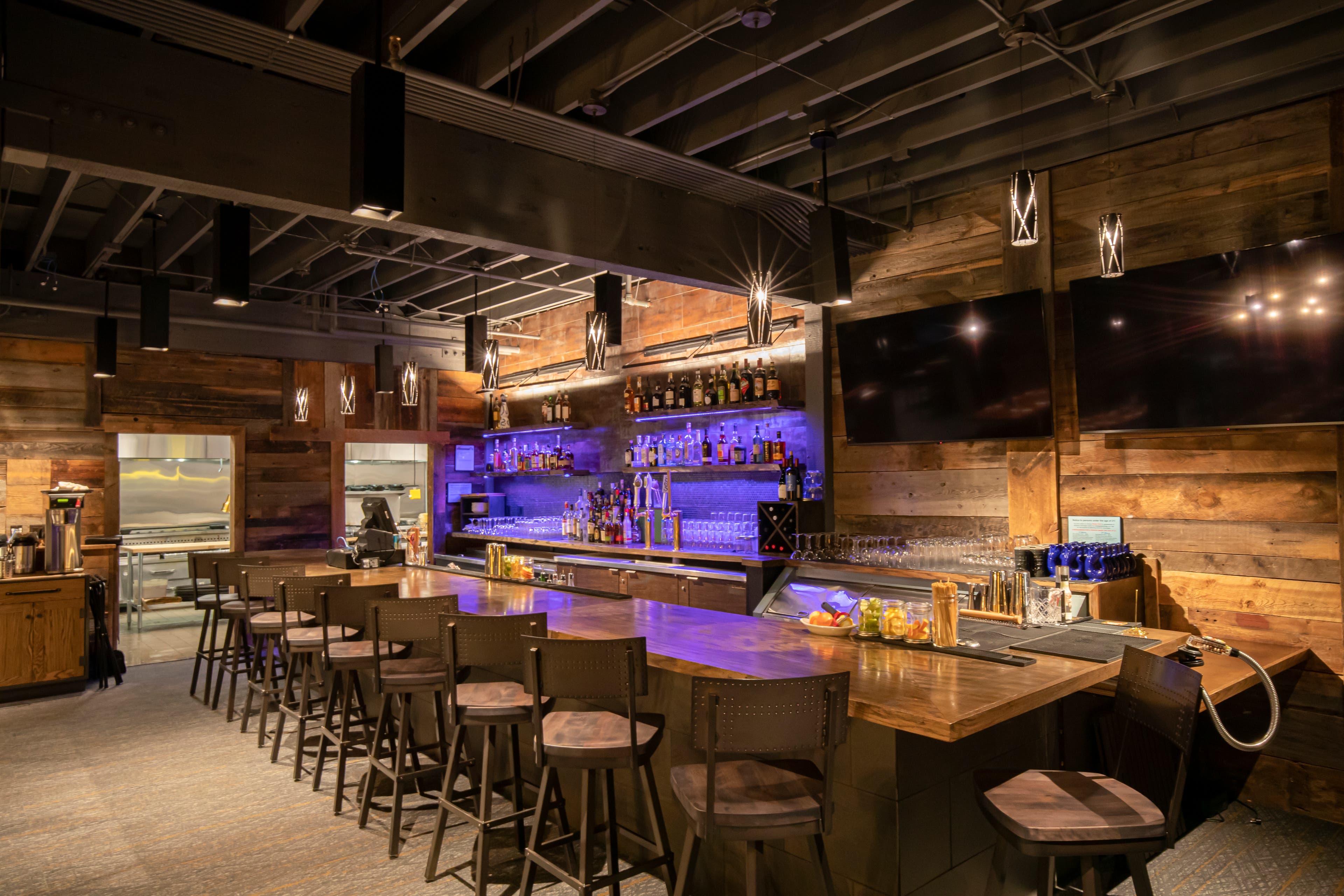 B41I0458 Westward Social