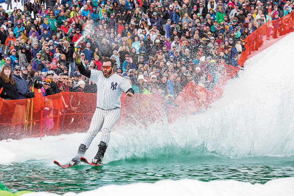 SKI0120-FOC-byCraigMoore Pond Skimming in Whitefish