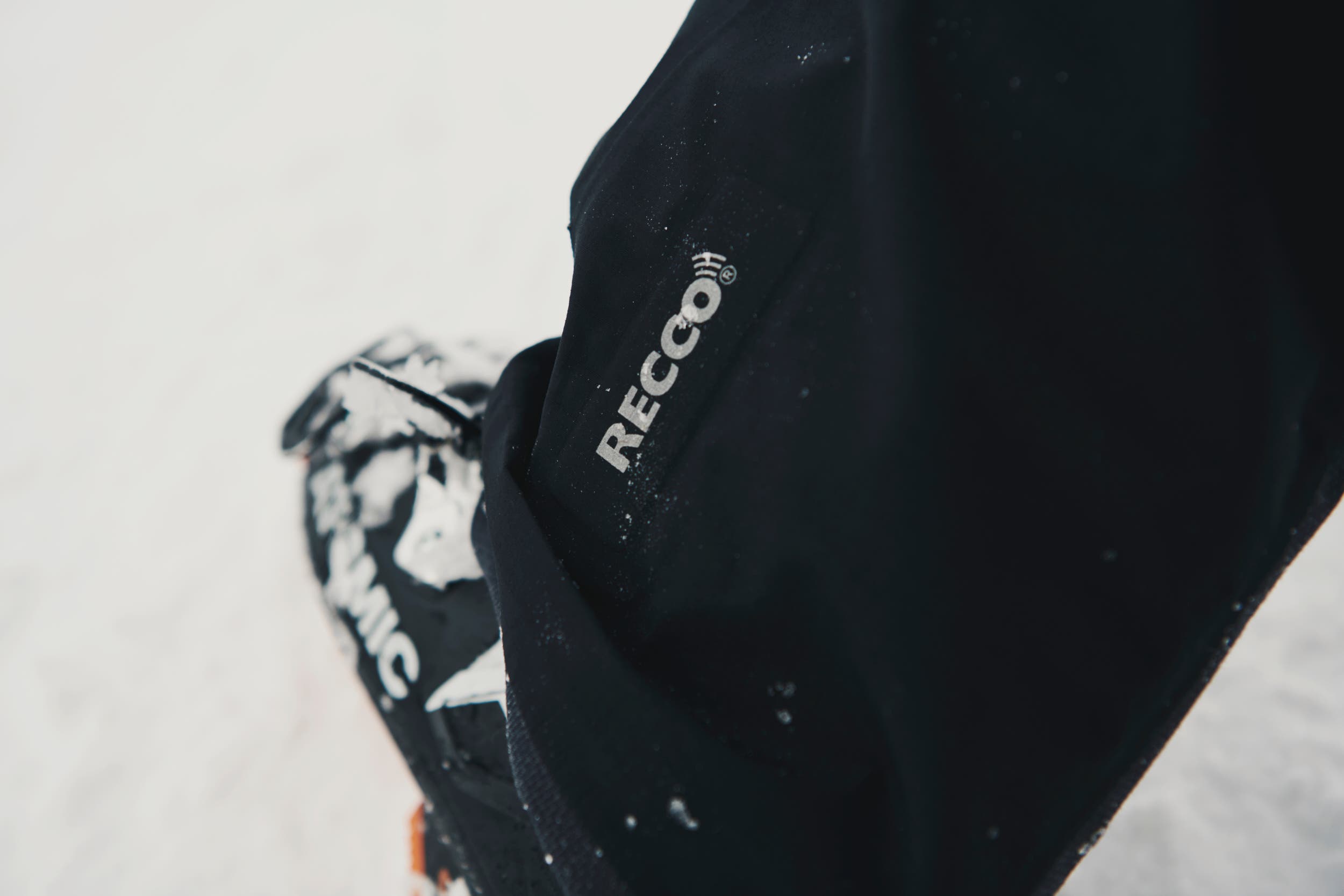 RECCO reflector in snowpants