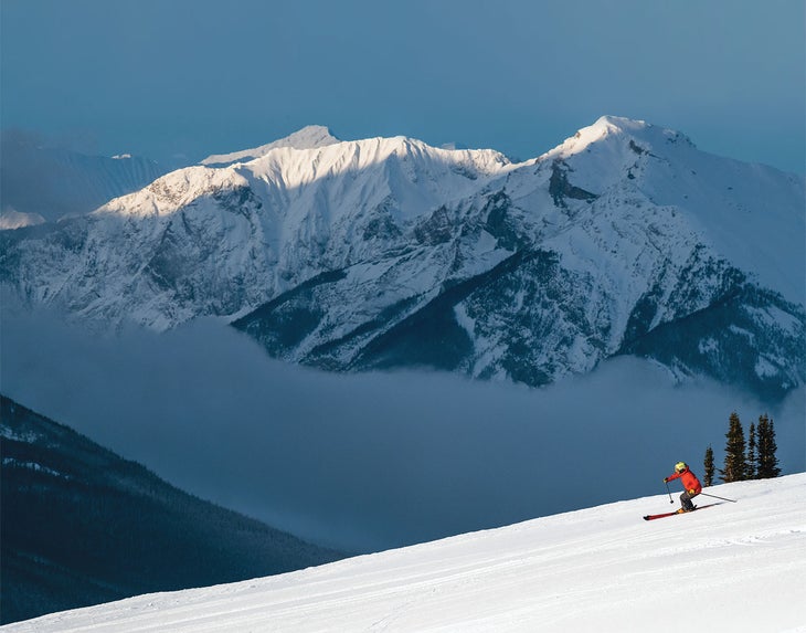 Your Complete Guide to Skiing at Lake Louise, Alb. - Ski Mag