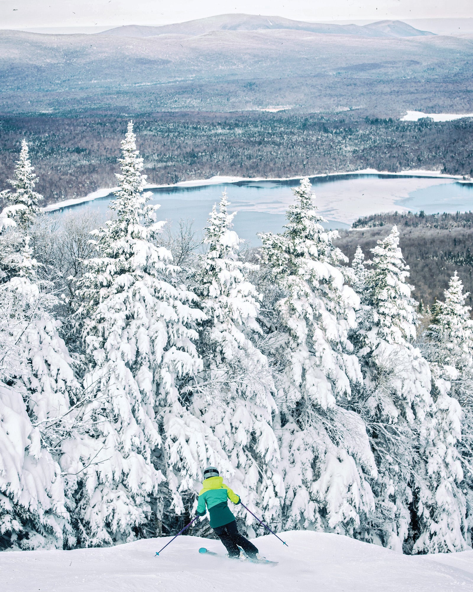 Mount Snow Vermont SKI Magazine Resort Guide Review   Ski1120 Rge17 Mountsnow Courtesy 