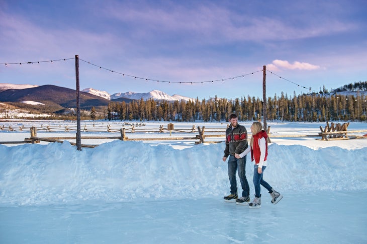 SKI1120-TOW1-WinterPark-DevilsThumbRanch Ice skating in Devil's Thumb Ranch