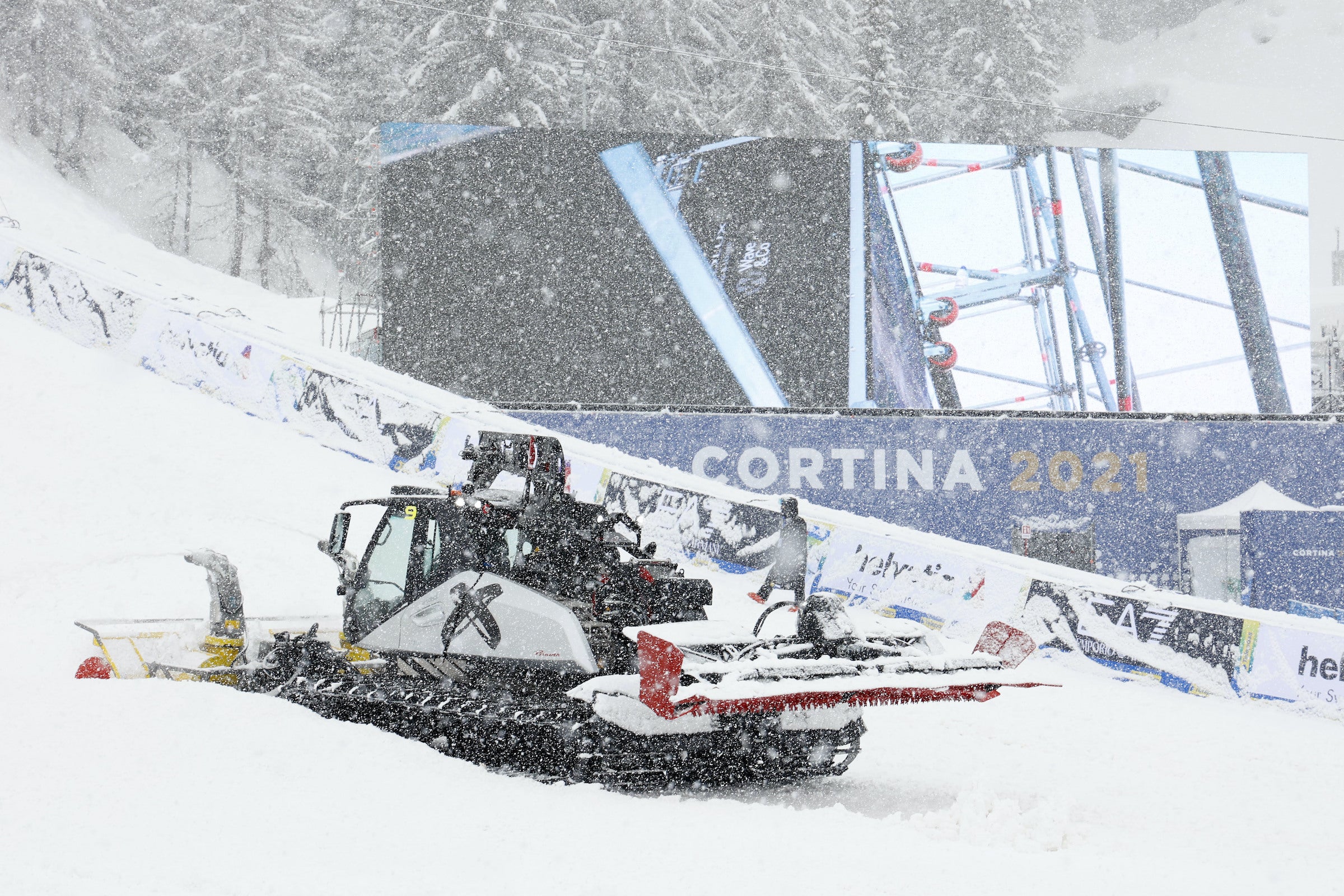 Powder Day Cancels Opening Race at Alpine World Champs | SKI