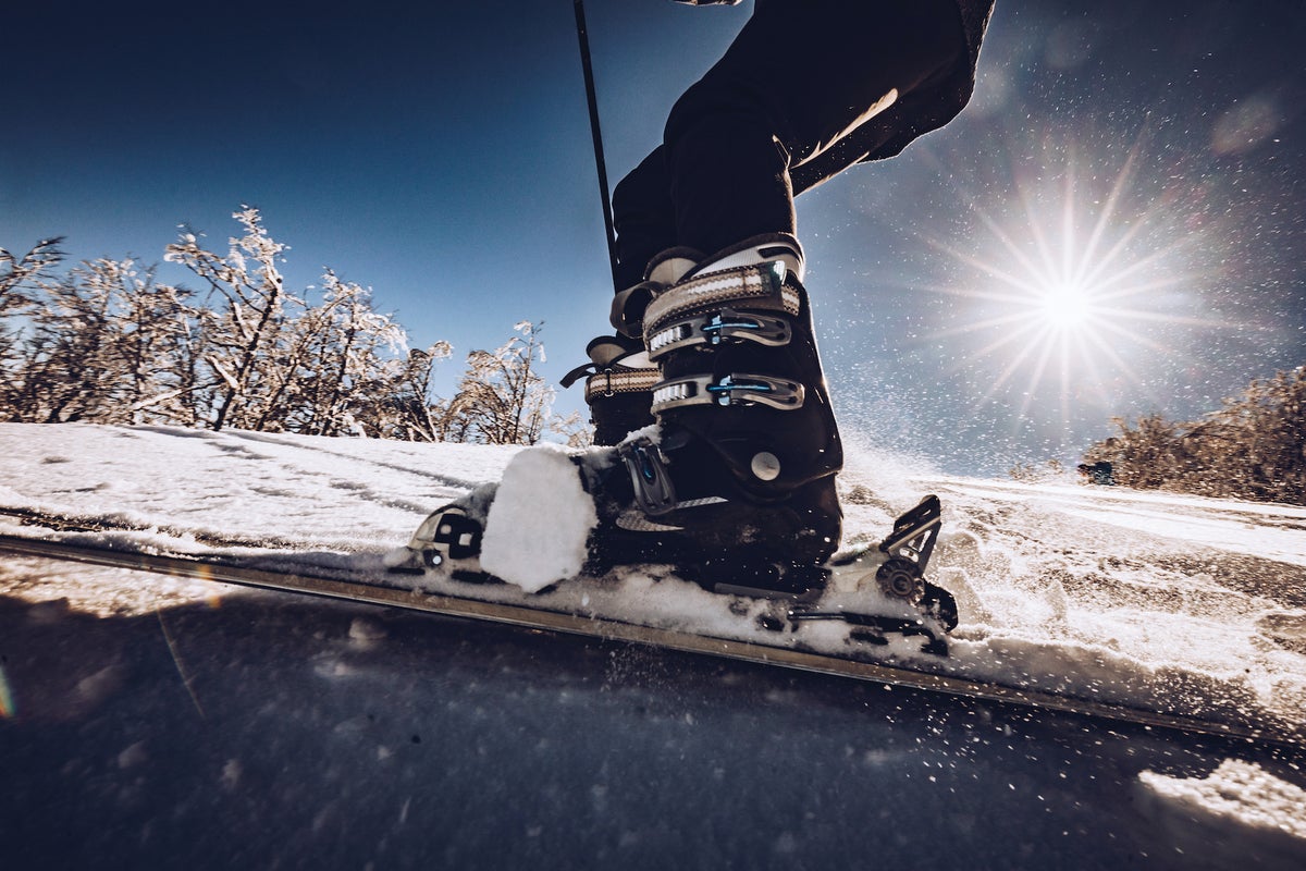 Comfort Ski Boots vs. HighVolume Ski Boots SKI