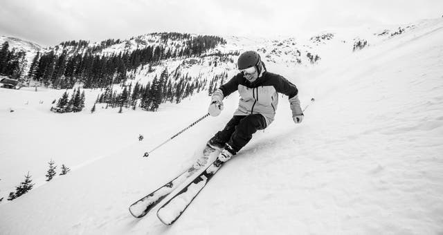 Carving vs. Frontside Skis—What’s the Difference?