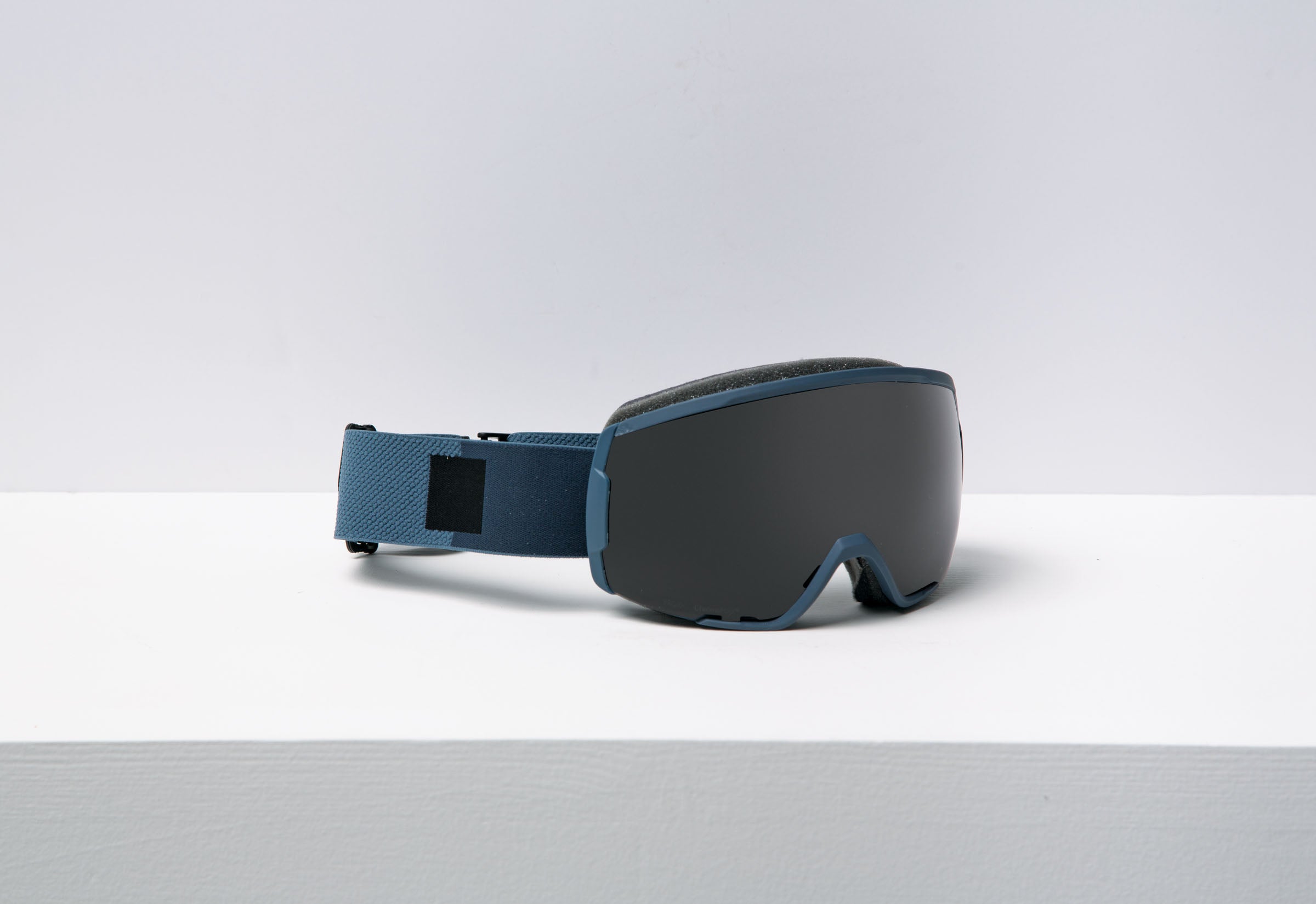 Thin store ski goggles