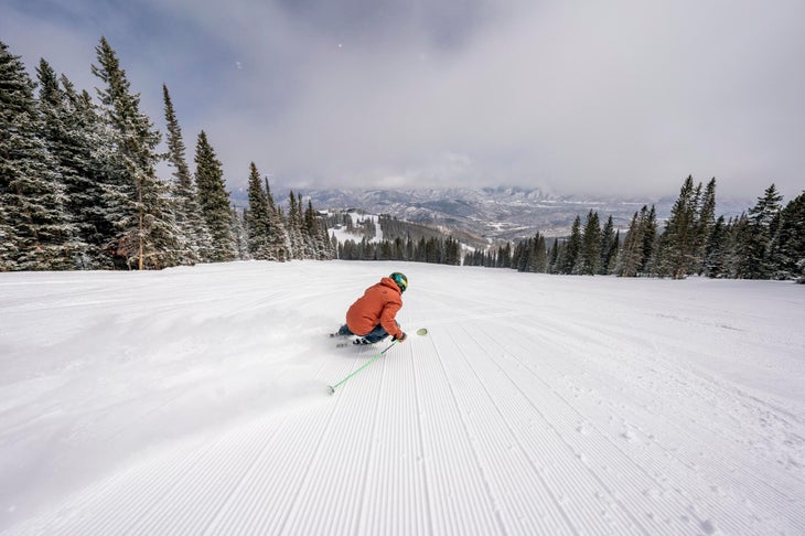 Guide to Skiing Aspen on a Budget