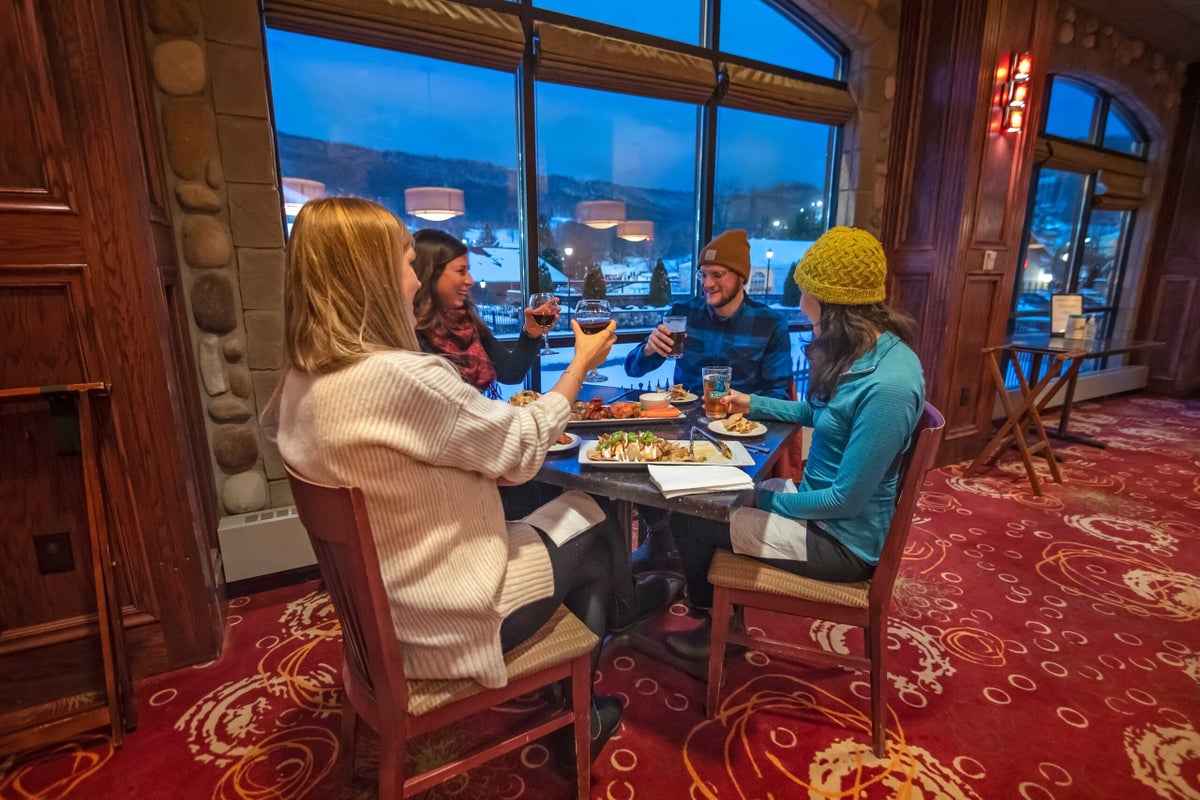 Top 10 Resorts in the East for Dining | SKI