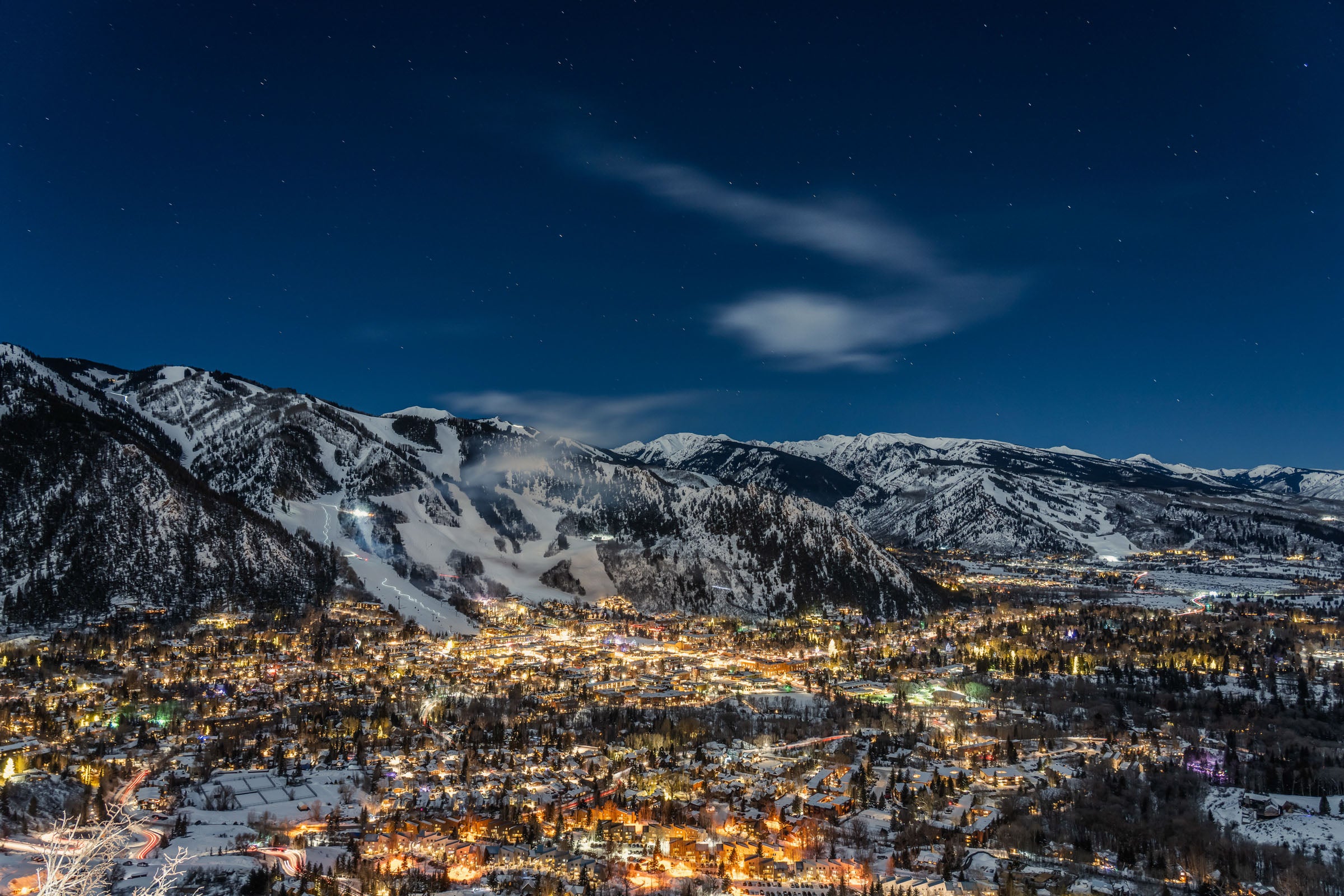 Top 10 Ski Resorts in the West for Nightlife