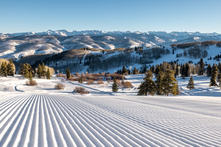 9 Ski Resorts For Beginners With the Best Mountain Views