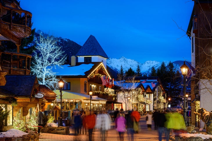 Top Resorts for Après-Ski & Nightlife