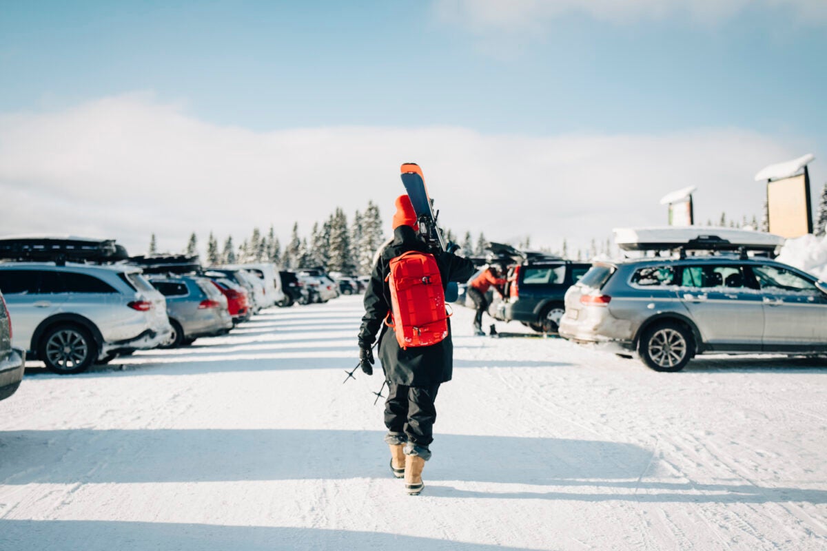 Guide To Parking At 10 West Coast Ski Areas SKI   GettyImages 1326608885 1200x800 