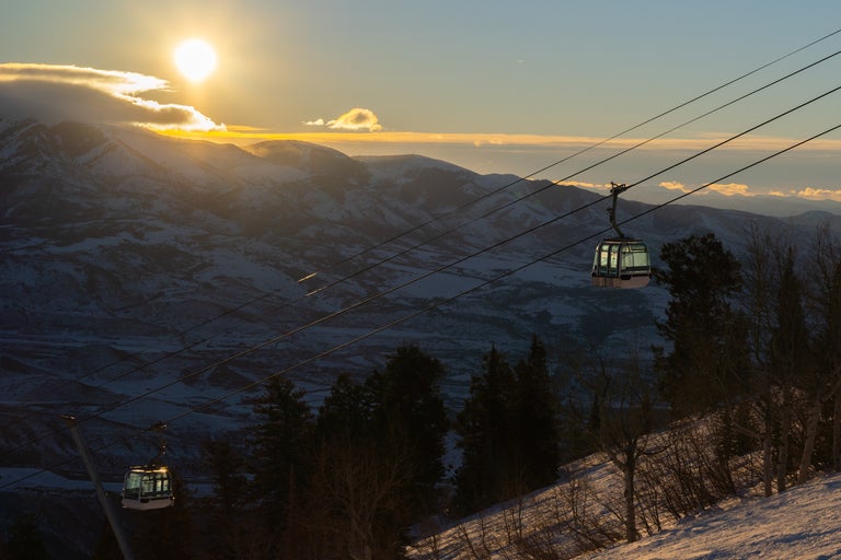 Easiest Ski Resorts To Get To In the West SKI