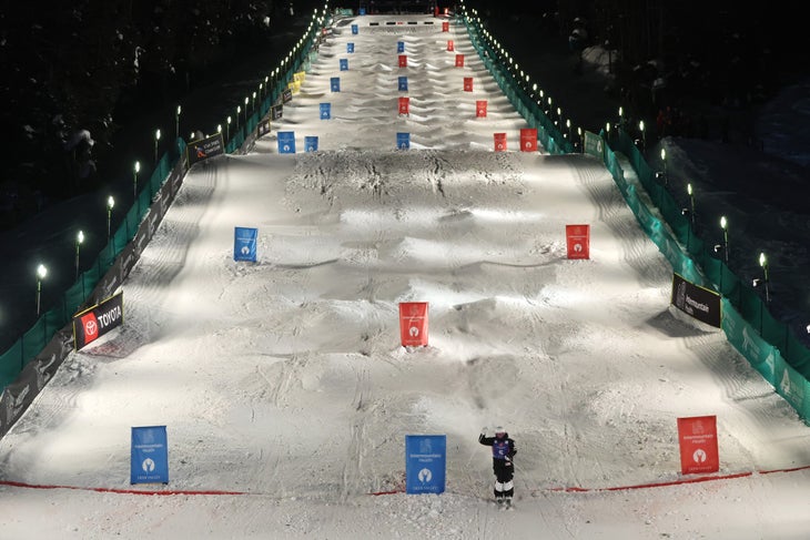 Hannah Soar dual moguls