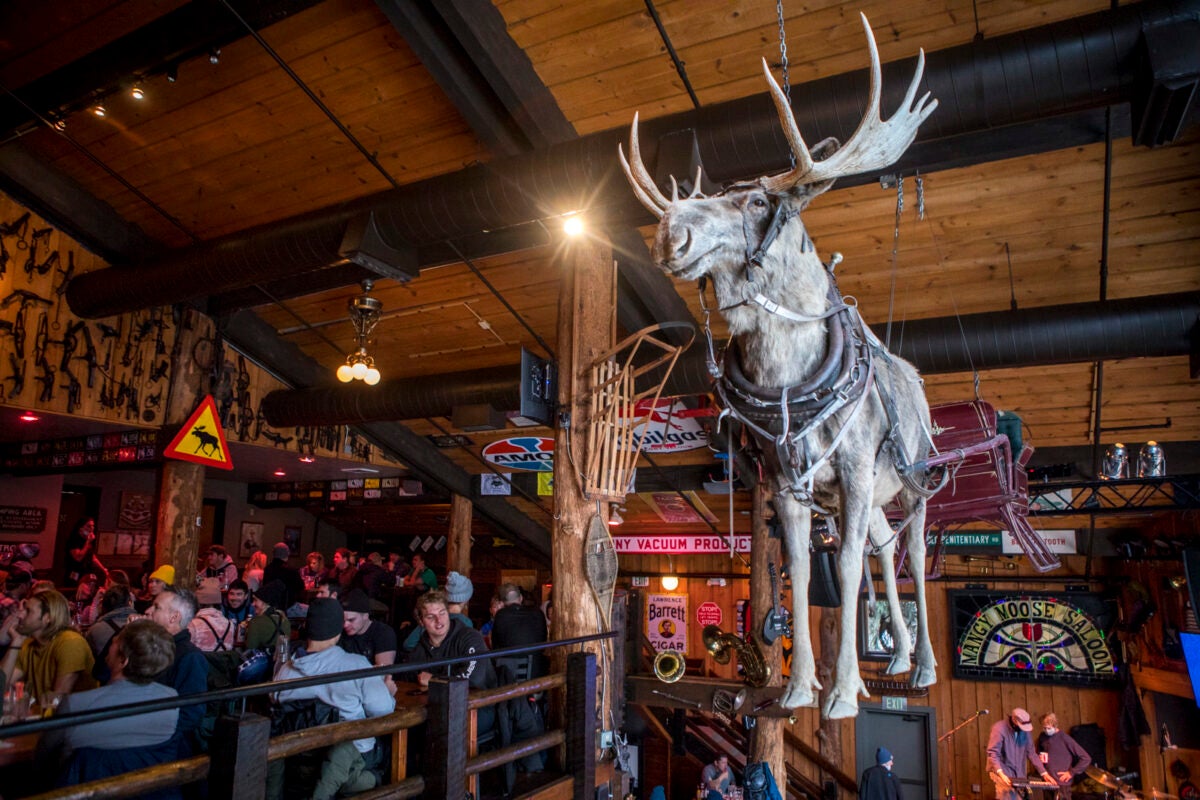 the-best-ski-bars-in-the-west-ski