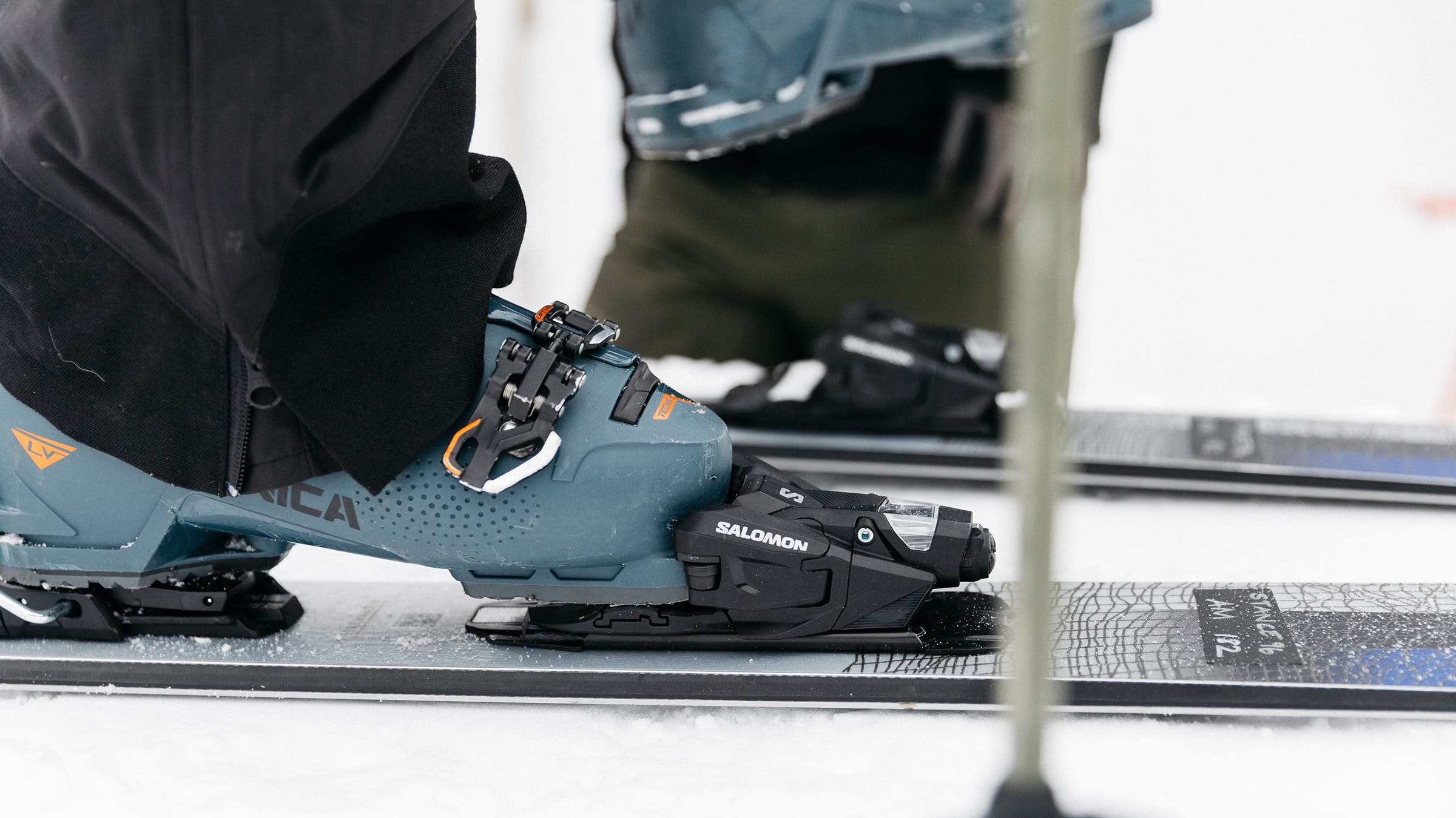salomon all mountain ski bindings - Snowboard XA Supermatic - L the STAGE GW 11 is the lightest DIN 11 flat binding on the market Salomon MTN Pure Touring Ski