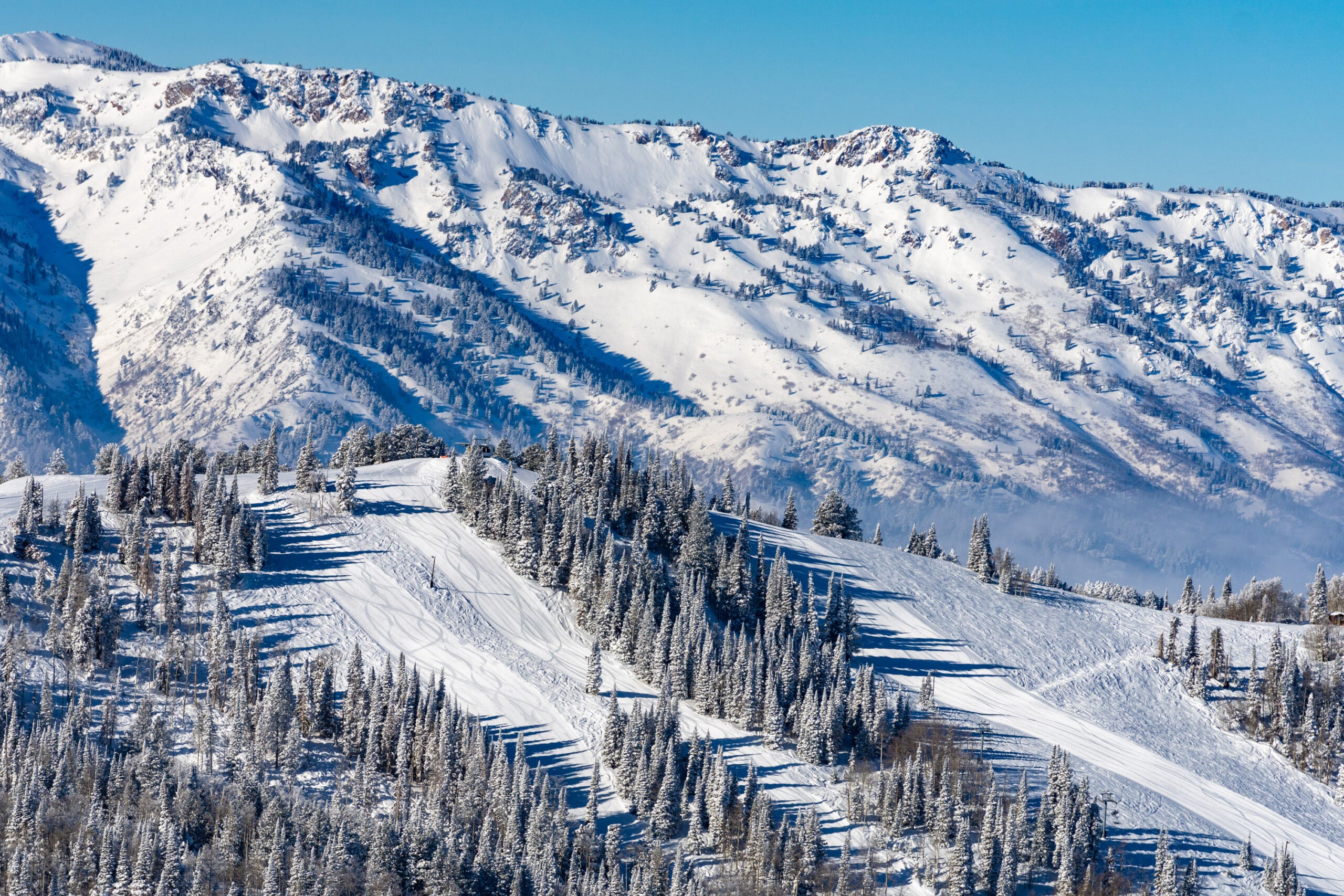18 Biggest & Best Ski Resorts In The World 2024/2025