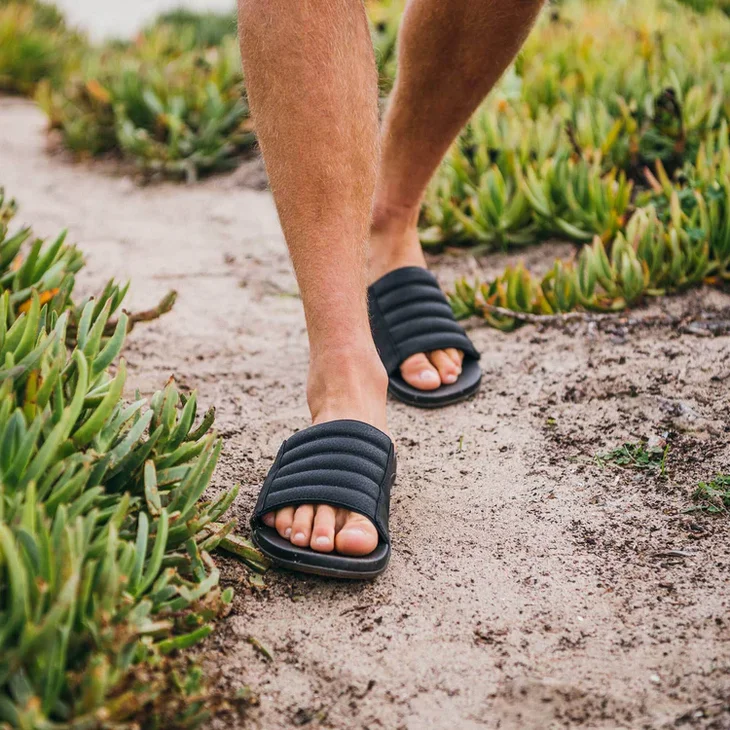 OluKai slide