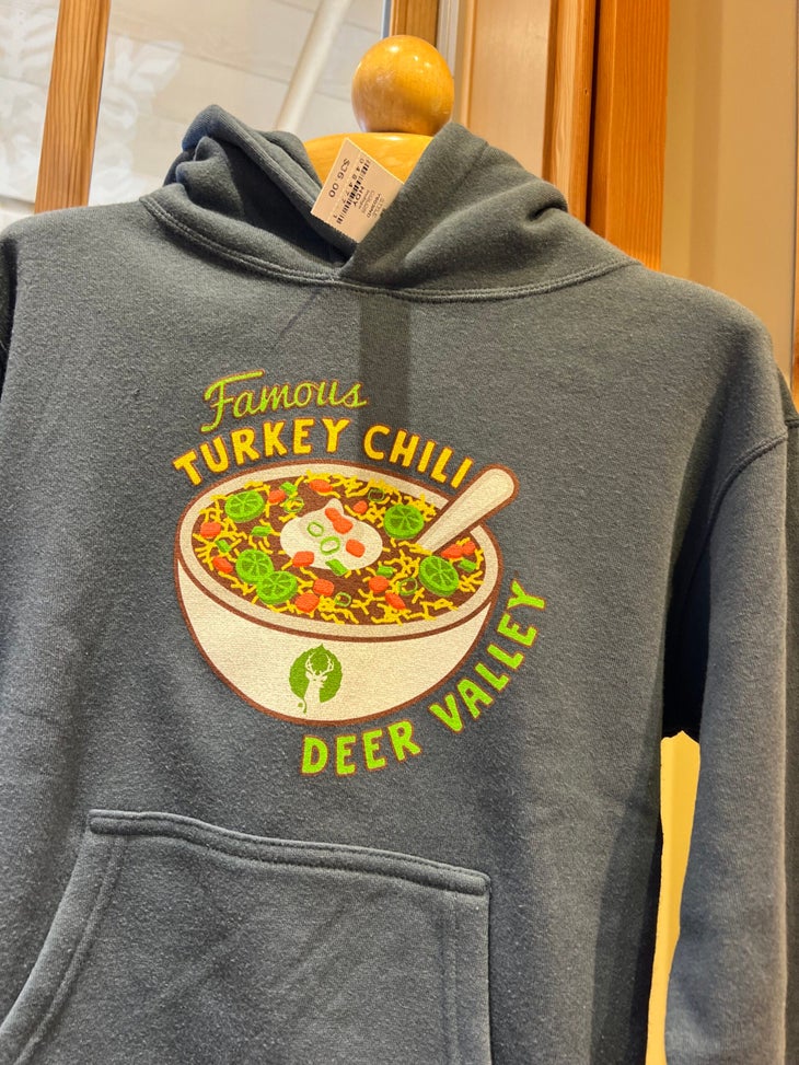 Sweatshirt with a logo for chili.