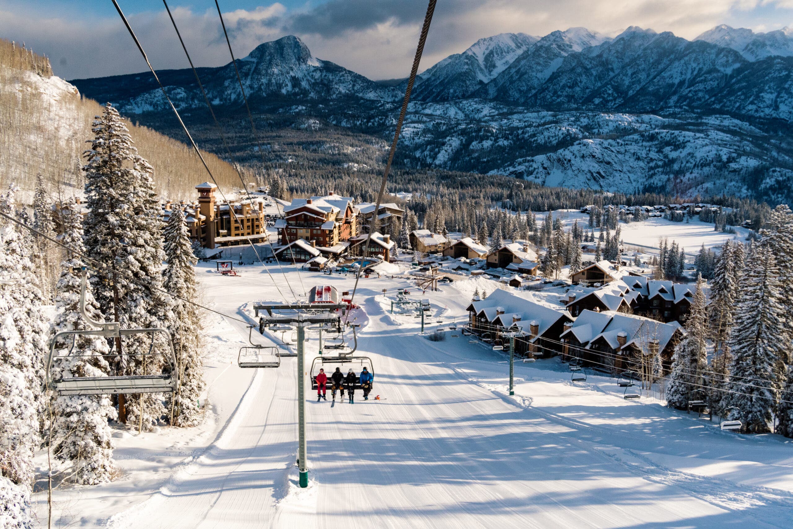 9 Resorts Where Kids 12 and Under Ski for Free